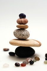 積み重ねた石./バランスを保った状態の石です.合成ではありません.