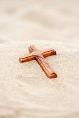 Kreuz aus Olivenholz