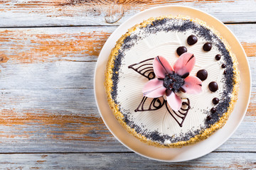 delicious poppy seeds, walnut and raisins cake