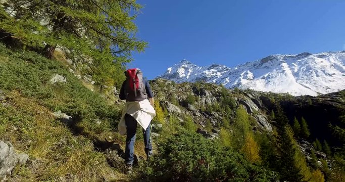 Trekking in alta montagna - Valmalenco - Italy - 4K