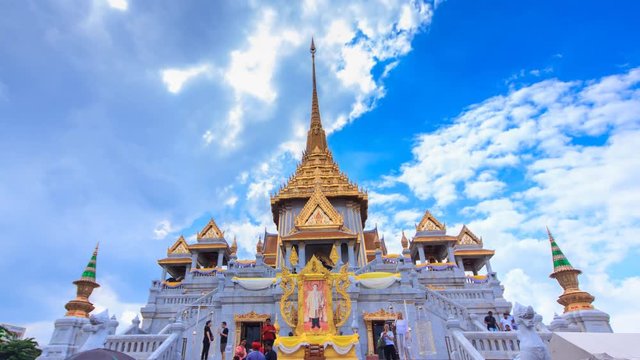 Wat Traimit, historic temple features a gilded exterior, exhibitions & a massive golden statue of Buddha