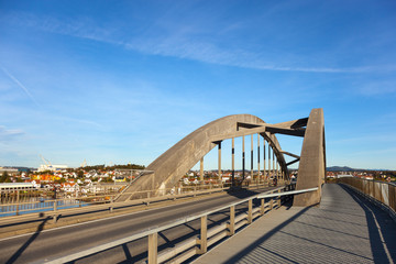 Obraz na płótnie Canvas The bridge connecting islands the Grasholmen with the Solyst in Stavanger, Norway.