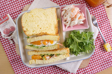 게살귤샌드위치