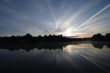lever de soleil sur le lac de la bultiere en Vendée   France
