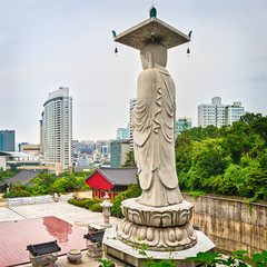Naklejka premium Świątynia Bongeunsa. Korea Południowa.