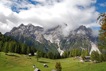 Fototapeta na wymiar Valley of the Dolomiti Mountain, Italy