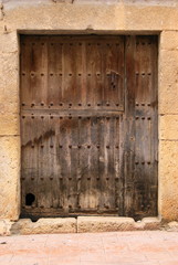 Fototapeta na wymiar aold wooden door