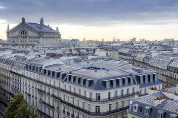 Les toits de Paris depuis Haussmann - obrazy, fototapety, plakaty