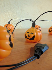 Halloween pumpkin garland / decoration
