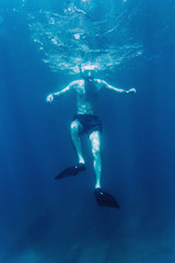 Fototapeta na wymiar Man diving with splash