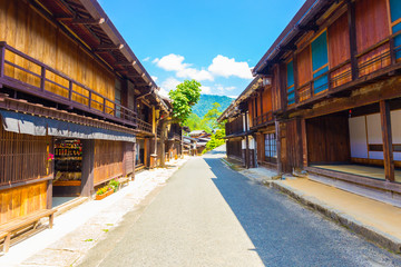 Fototapeta premium Nakasendo Tsumago Empty Main Street Stores H