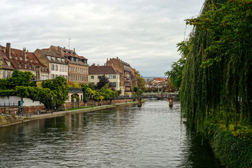 Fototapeta na wymiar Autumnal river view, center of Strasbourg