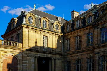 Fototapeta na wymiar Classic french palace view on sunset
