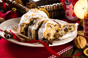 Glühwein und Weihnachts stollen 