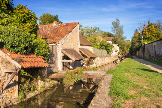 Promenade des Petits Ponts (small  bridges promenade), in the village of Chevreuse, Yvelines, France