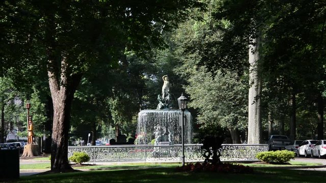 Establishing, Historic St, James Court Fountain In Old Louisville.