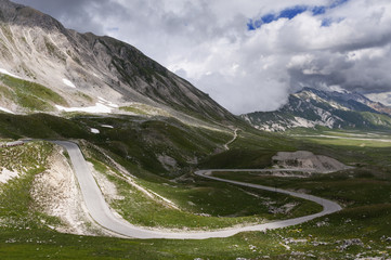 Strada per il gran sasso a campo imperatore