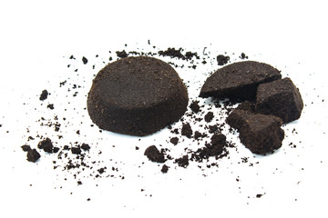 Fototapeta premium coffee grounds on white background