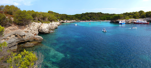 Cala Mitjana sur l'île de Minorque