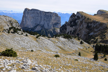 Le Mont Aiguille (2087 m), vu du Montaveilla