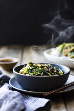 Sesame noodles with tofu and vegetables