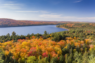 Naklejka premium Elevated View of Lake and Fall Foliage - Ontario, Canada