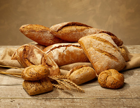 Premium Photo | A baguette is a long slender French bread with crisp ...