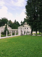 Fototapeta na wymiar Serednikovo estate