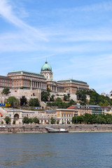 Fototapeta premium Zamek królewski w Budapeszcie na Dunaju Węgry