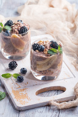 chocolate chia pudding with banana