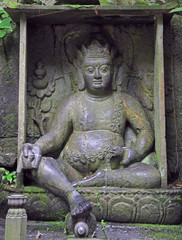 Fototapeta na wymiar Feilai Feng grottoes with fine buddhist stone carvings