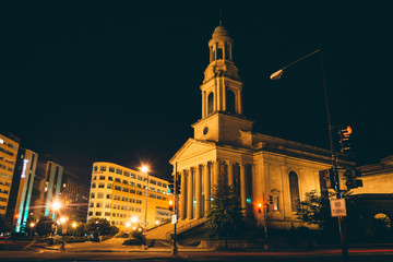 The National City Christian Church and Thomas Circle at night, i