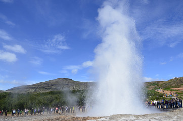 Fototapeta premium Großer Geysir Strokkur, Island