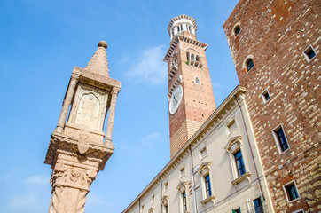 Fototapeta na wymiar Verona Veneto Italy Colonna Antica and Torre dei Lamberti seen f