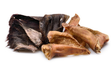 Kausnack f&uuml;r Hunde getrocknete Schweineohren mit und ohne Fell