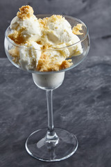 Vanilla ice cream with crumbs of shortbread