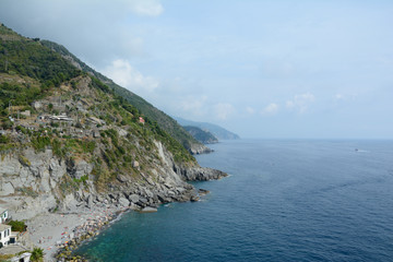 Fototapeta premium High cliff and sea in Vernazza, Italy