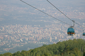 The funicular climbs to the Macedonian mountain Vodno / Фуникулер поднимающий на македонскую гору Водно