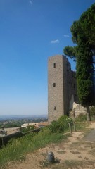 Fototapeta na wymiar Antica torre nella Rocca dei Papi