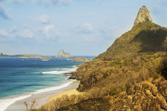 View of morro do pico from baia dos porcos;Fernando de noronha pernambuco brazil