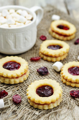 Shortbread cookies with cranberry jam