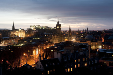 Fototapeta na wymiar Edinburgh illuminated at night