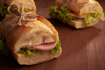 baguette sandwich with ham