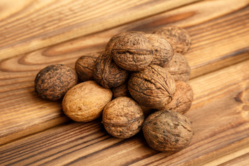 Грецкие орехи горкой