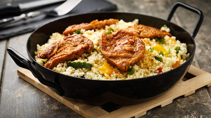 Cous cous mit Soja-Medaillons - Cous Cous with soy medaillons - obrazy, fototapety, plakaty