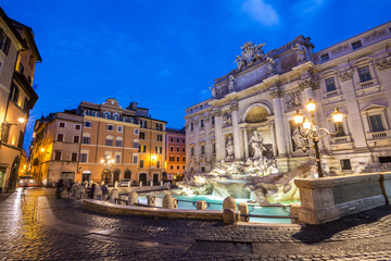 Naklejka na ściany i meble peaceful at fontana di trevi in rome, italy