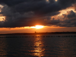 Naklejka premium Amazing sunset over Auckland II