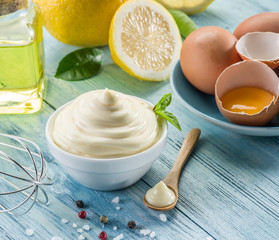 Natural mayonnaise ingredients and the sauce itself.