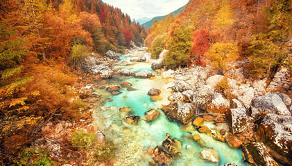 Herbstlandschaft im Slowenien - Socatal