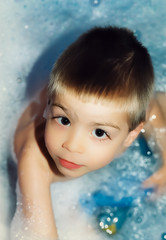 Fototapeta na wymiar bain enfant
